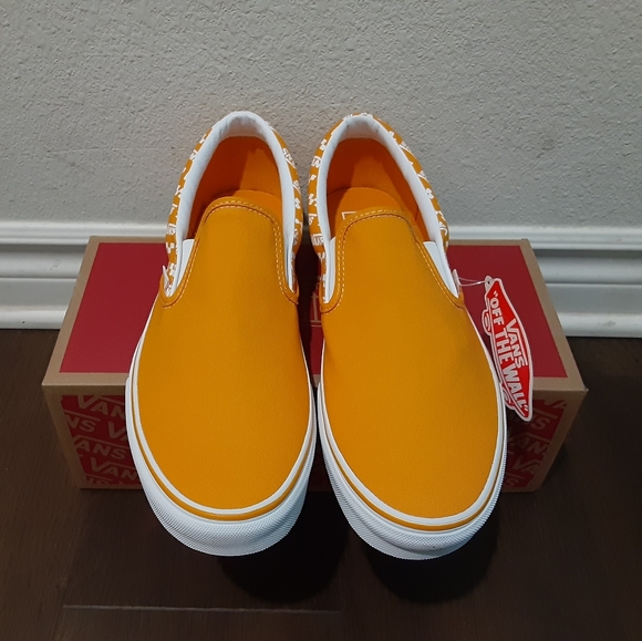 Vans - Picture 2 of 4